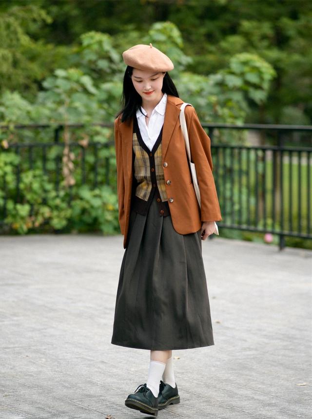 今年流行的裙子袜子,春季搭配裙子穿的袜子推荐