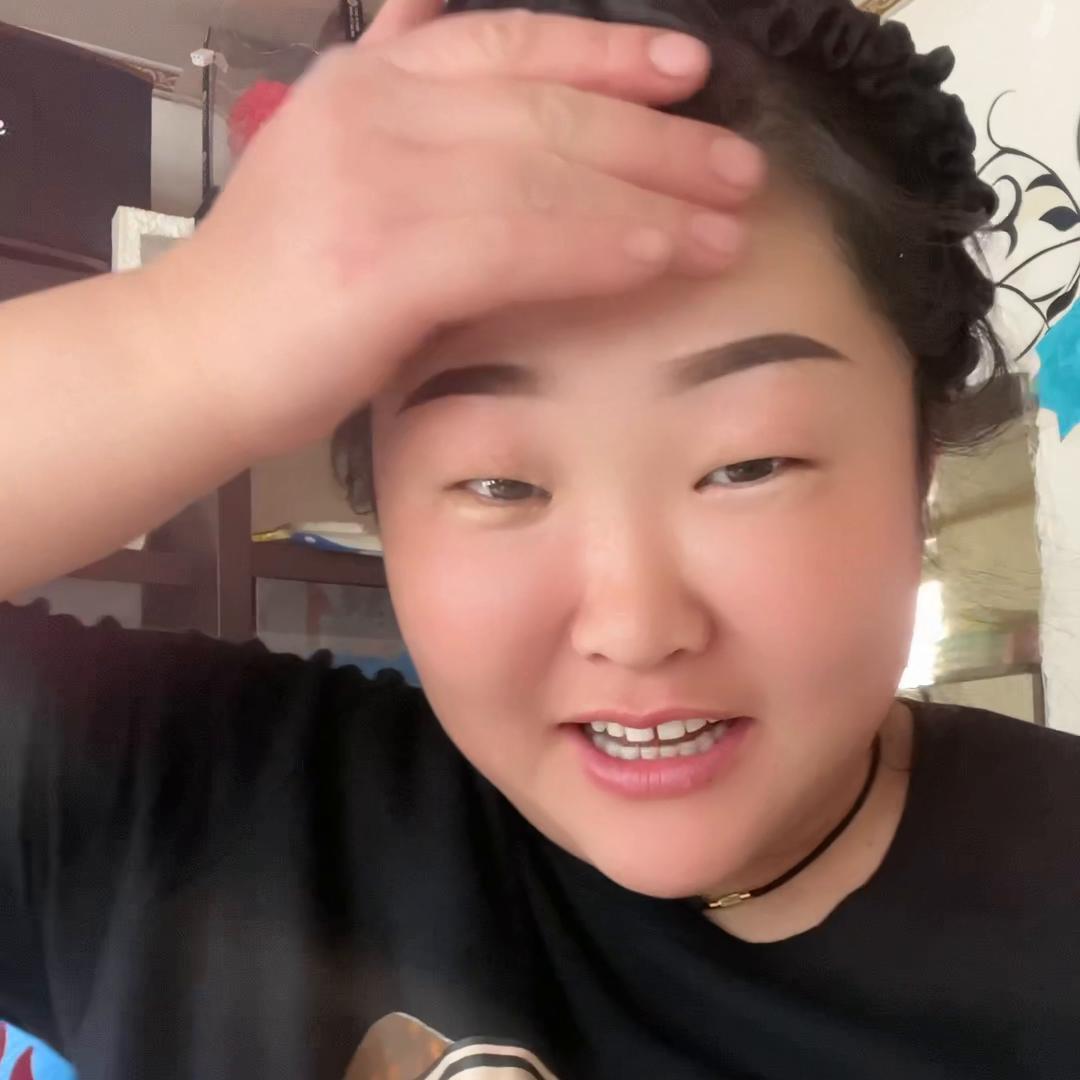 刚纹完眉看起来好假,刚纹完身看着颜色不均匀