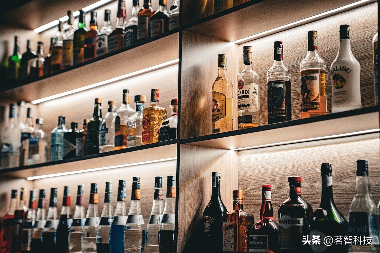 酒吧高效管理技巧，轻松迎接夜间高峰期！