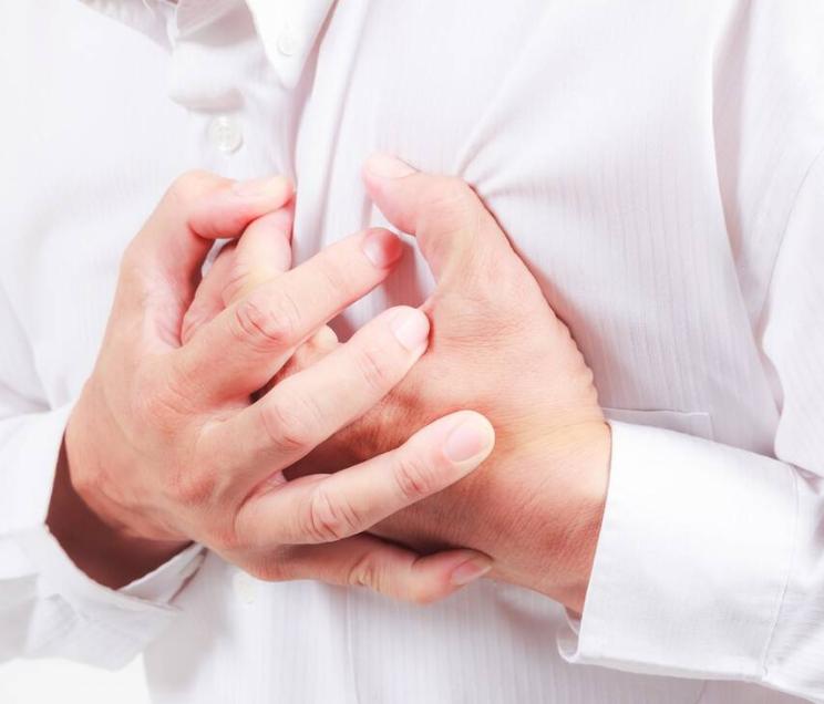 胸口中间刺痛几秒然后消失,胸口有时像针刺痛几秒