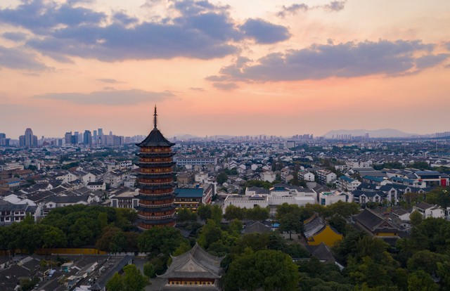 海南美发女被骗五十块钱,年轻人理发店月入2万