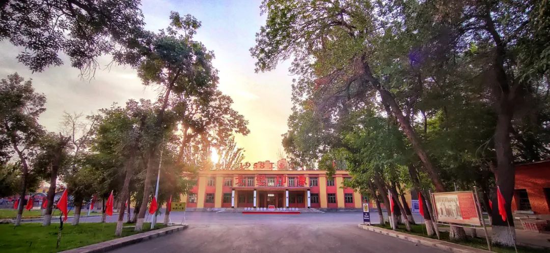 贯彻落实上级党组织工作部署,贯彻落实党委部署方面