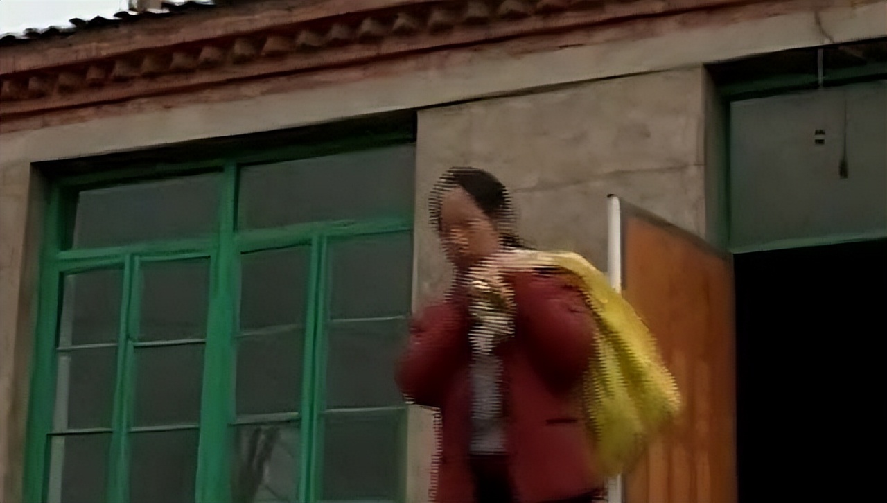 吉林农夫好心救了一条毒蛇,吉林农妇救了一条蛇