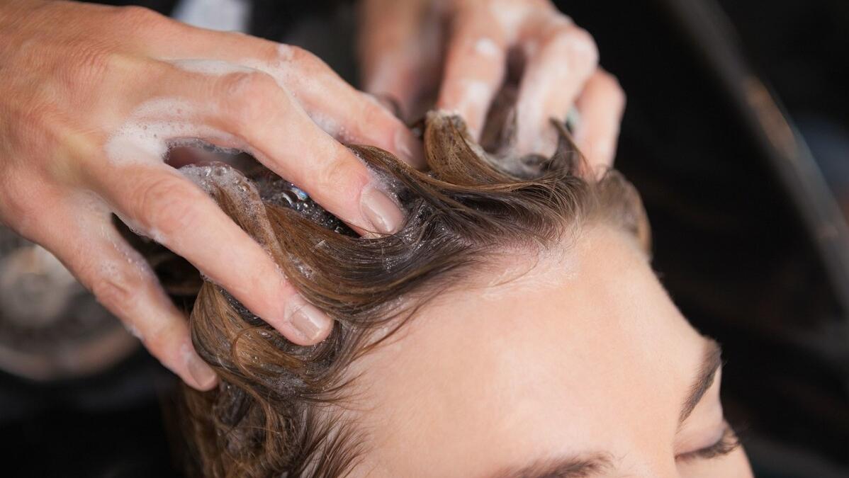 头皮屑多，真的是脑用过度吗？什么办法可以缓解？一次给你讲清楚