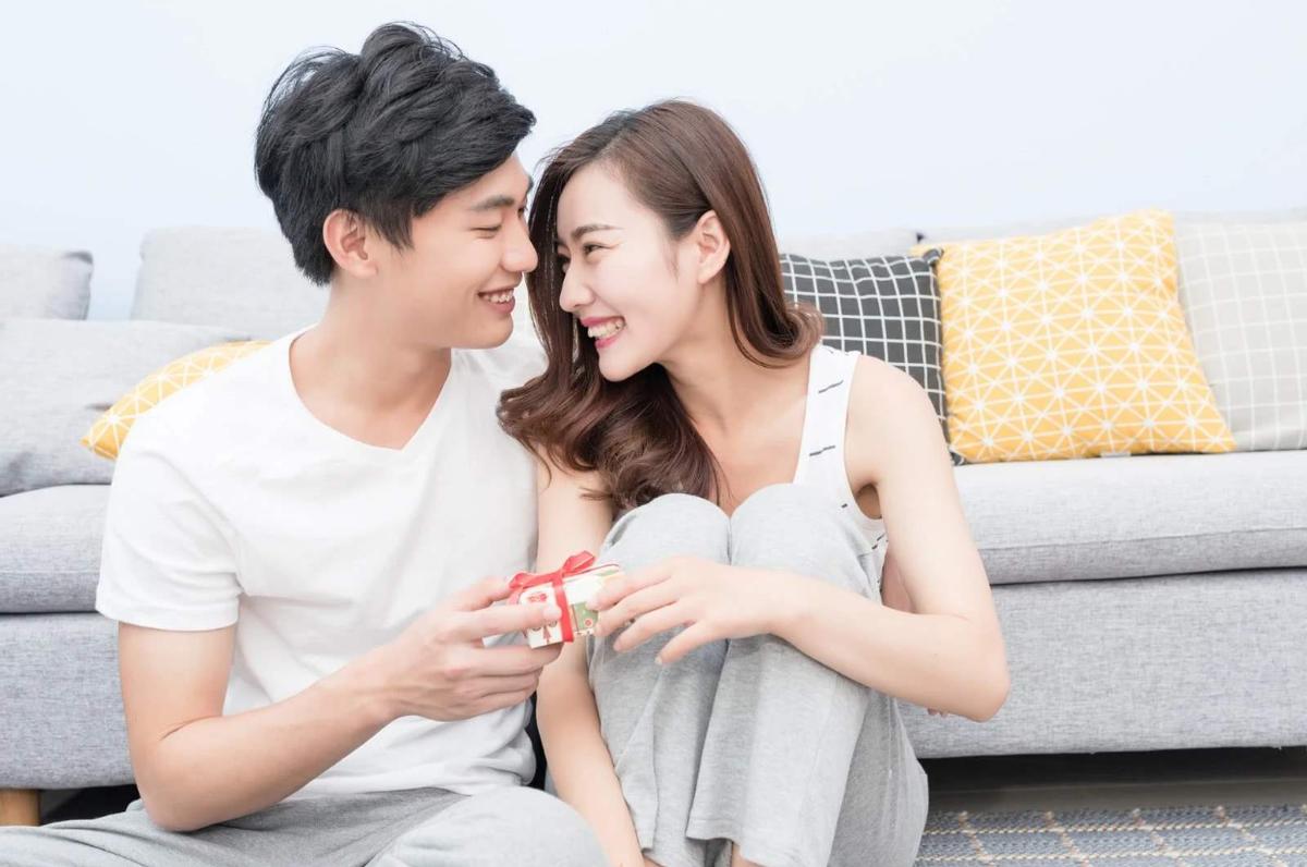 为何女性总渴望爱情,为什么女性总是渴望丈夫爱她