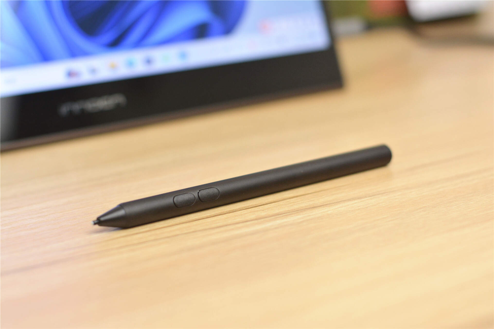 目前市面上最好的oled显示器,目前oled最好的显示器