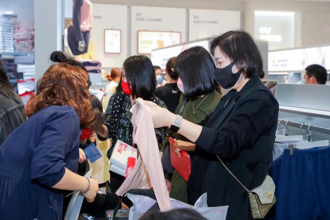 靠黑科技,走出“悬崖边缘”!百亿内衣一哥,终于找到赢的秘诀