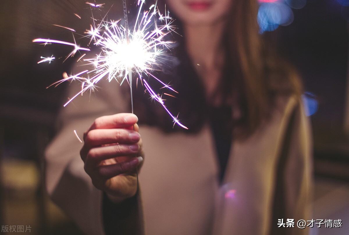 分手后男人做这些事说明忘不掉你,分手后怎样做才让男人痛彻心扉