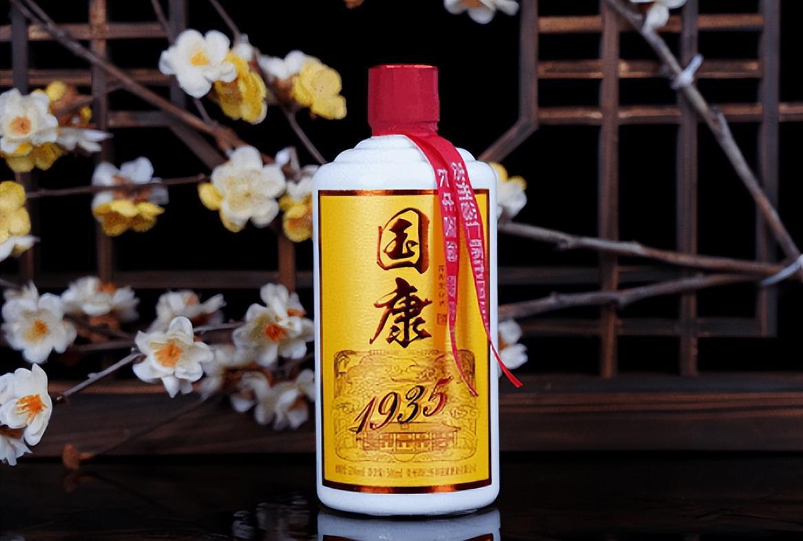 买红酒需要看哪些参数,买红酒为什么要看瓶底