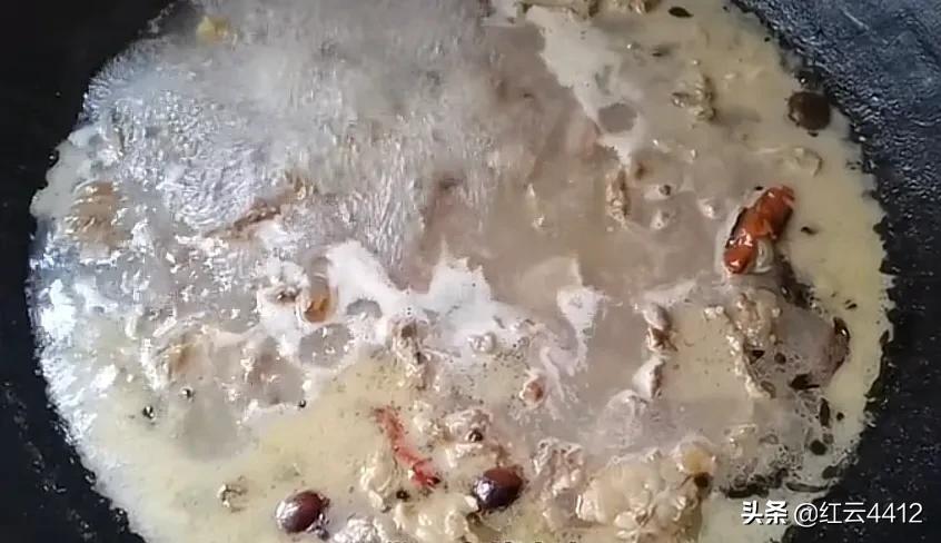 汤锅味道相当好吃,汤锅焖菜