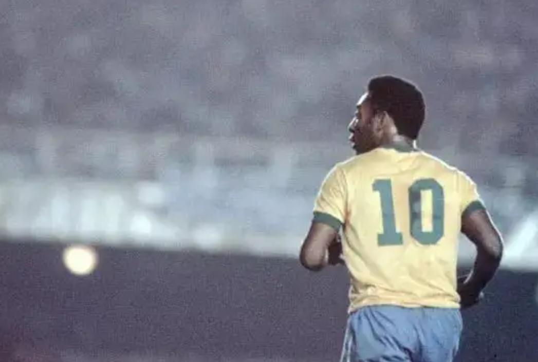 梅西巴萨穿10号球衣,梅西巴黎圣日耳曼球衣10号