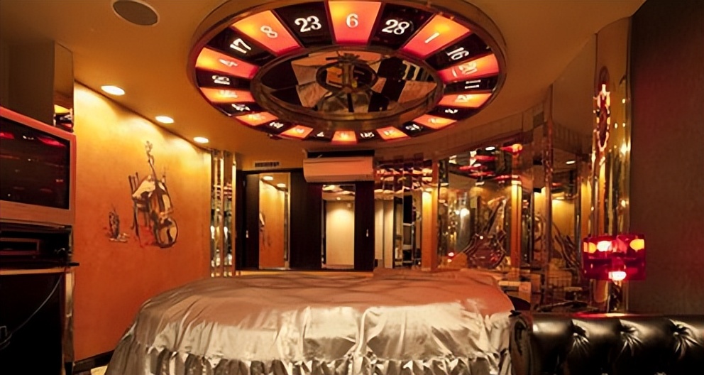 情侣酒店必须做的几件事,情侣酒店简单拍照姿势