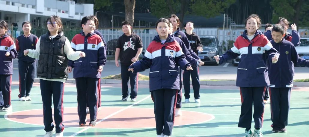 体育创新展示,体育特色课程开发与实施心得体会