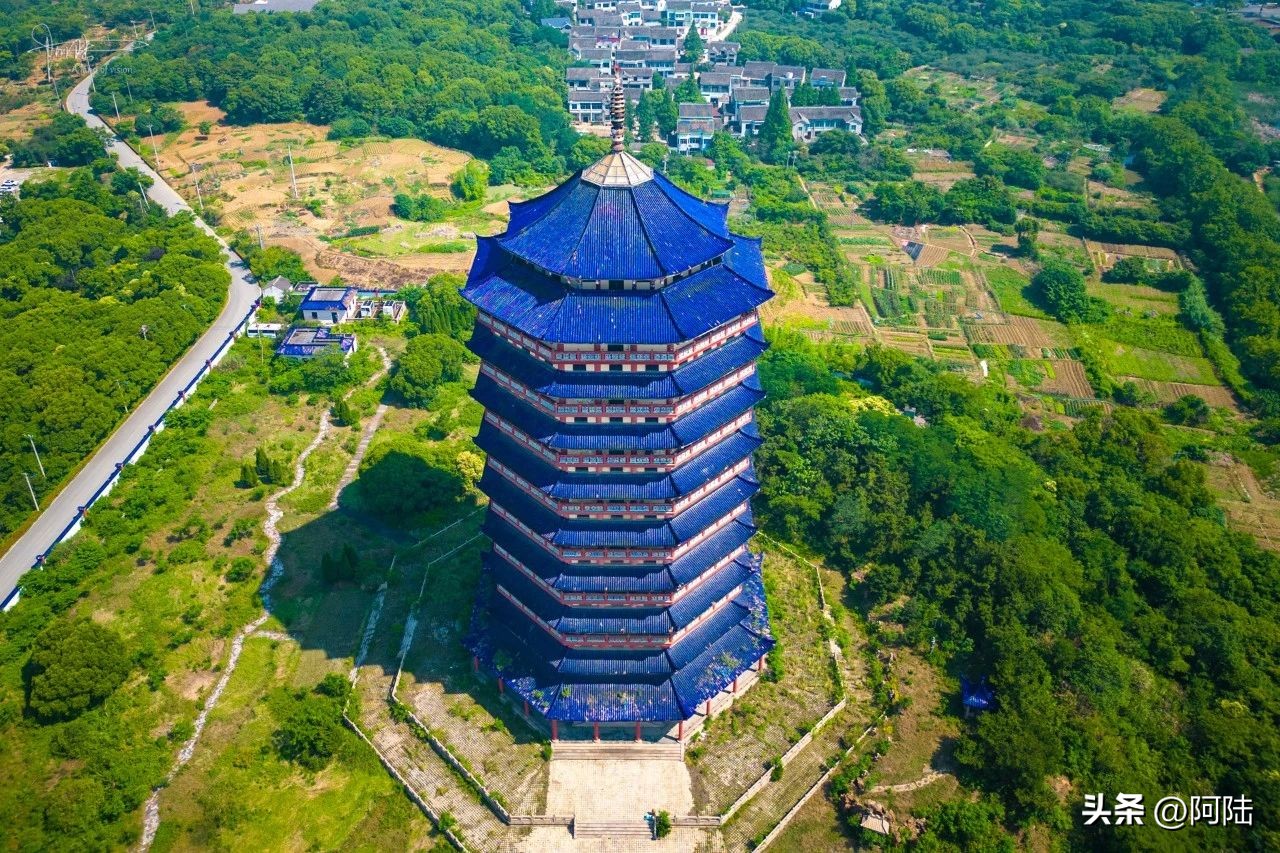 这座巍峨“巨塔”在太湖边屹立了28年，却始终保持着废弃的状态