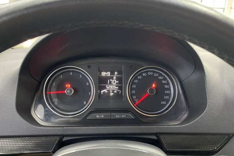 捷达va3和桑塔纳哪个更省油,捷达va3手动挡和自动挡哪个省油