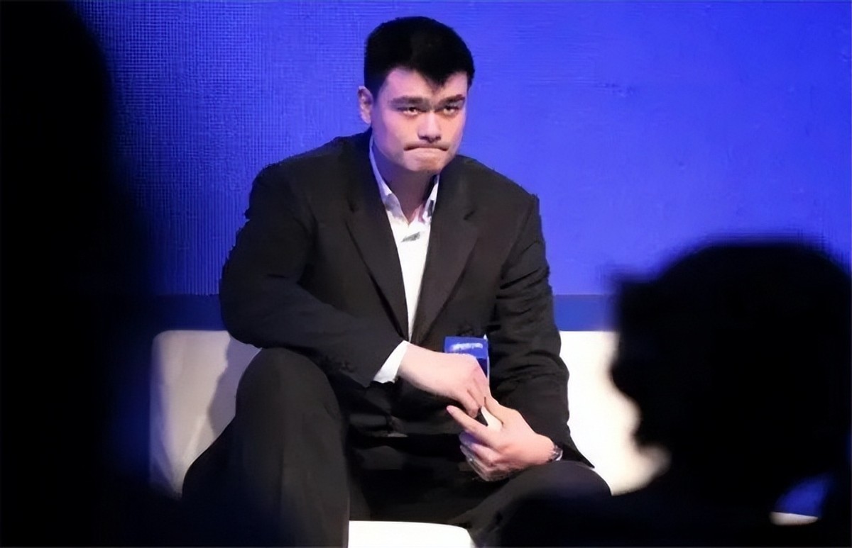 姚明和妻子的爱情故事,姚明和妻子叶莉图文