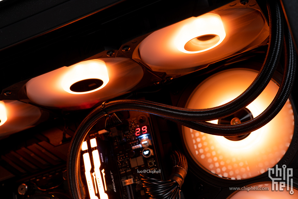 华硕tufgaminggt502弹药库白色,华硕gt502机箱黑橙搭配