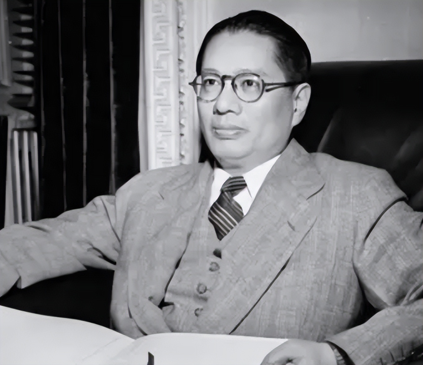 宋子文与蒋经国是什么关系,宋子文的三个女儿照片