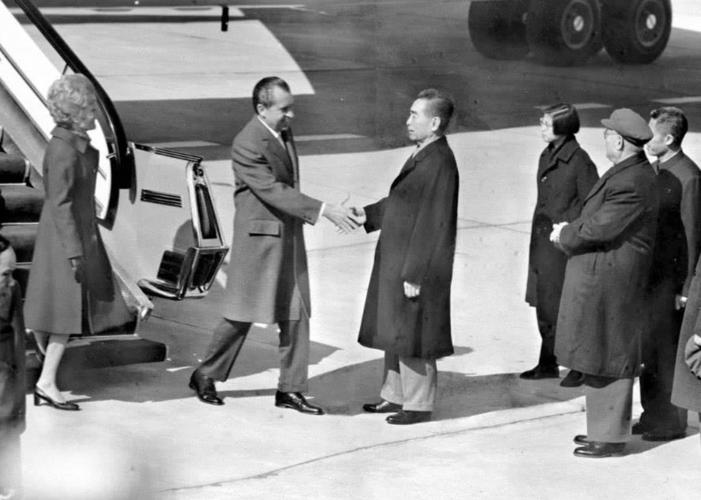 中美再度接触，秦刚只谈了30分钟就登上专机访欧，释放什么信号？