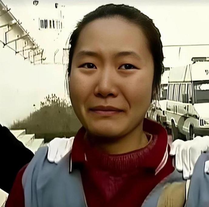 女护士遭医生强奸,联合男友将其当街砍死,死到临头为何高兴落泪