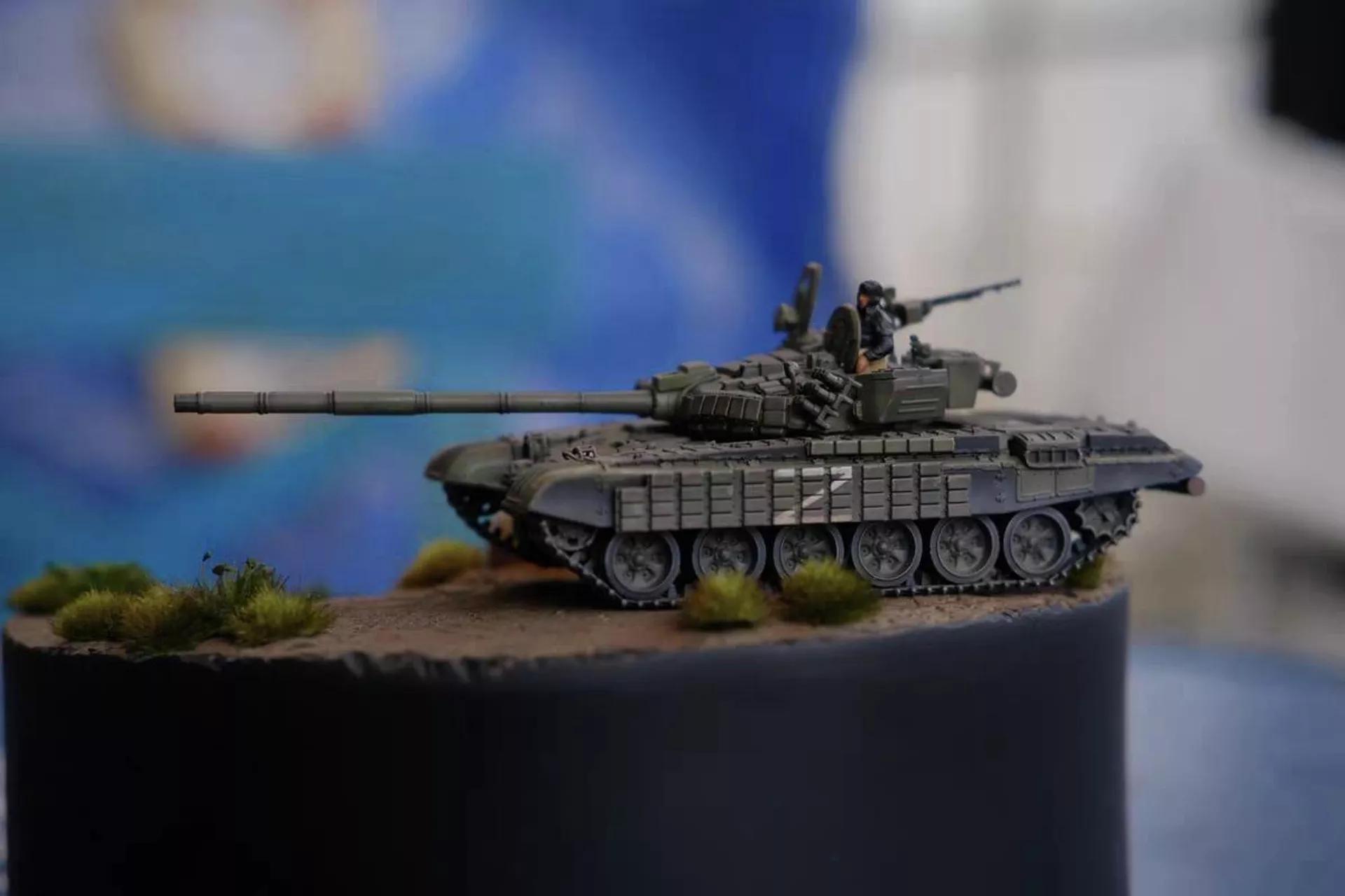 俄罗斯名媒:中国人最欢迎俄军玩具红旗奶奶和Z字坦克人气高