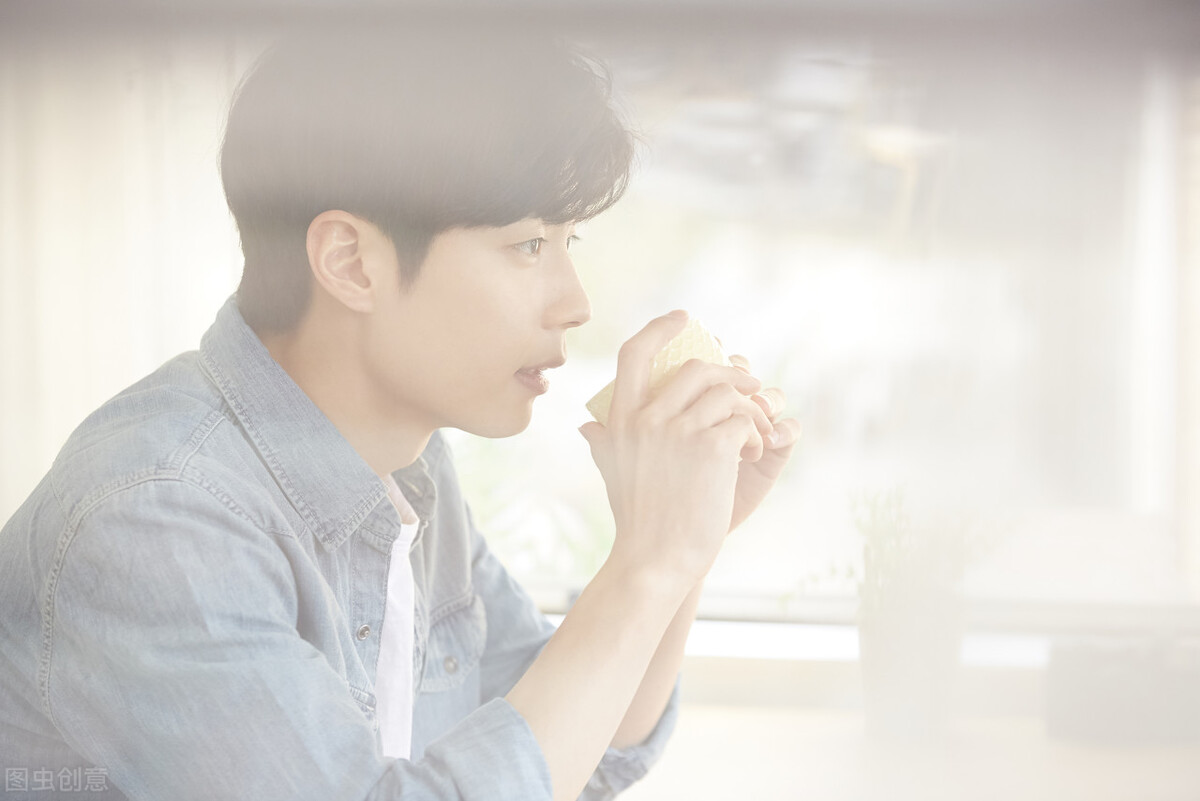 追女生时要不要送礼物,男生追女生时送的礼物女生用还吗