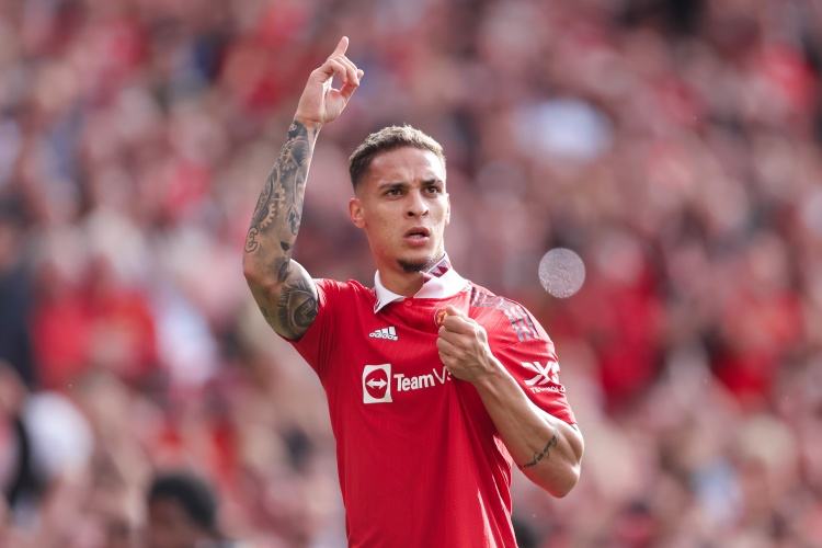 与华丽无关！安东尼原地转圈其实是绕晕了在英超这么踢会断腿