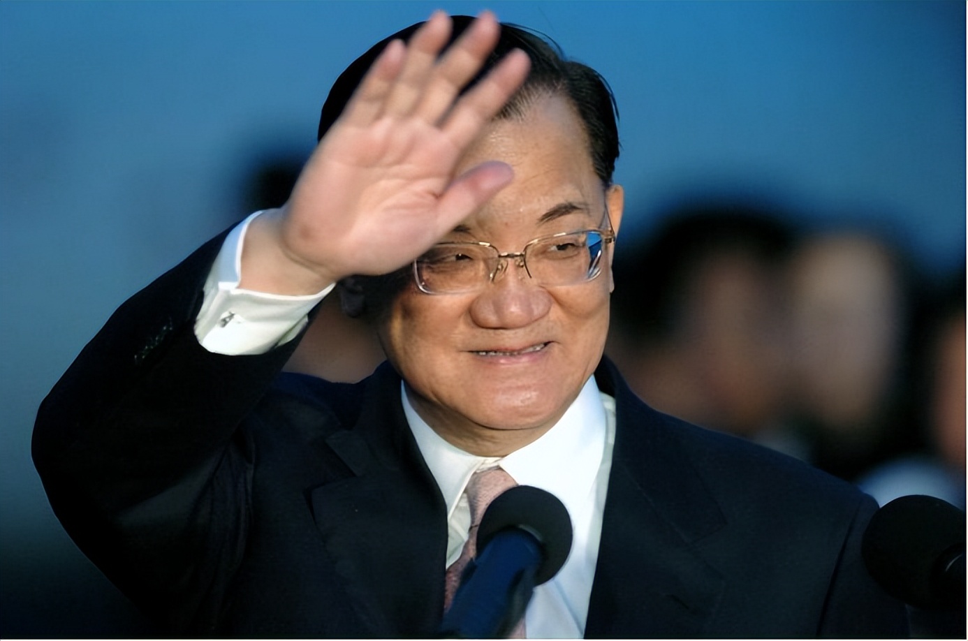 *独台**不肖子孙，怎对得起连横的英魂？回去读读他的《台湾通史》吧