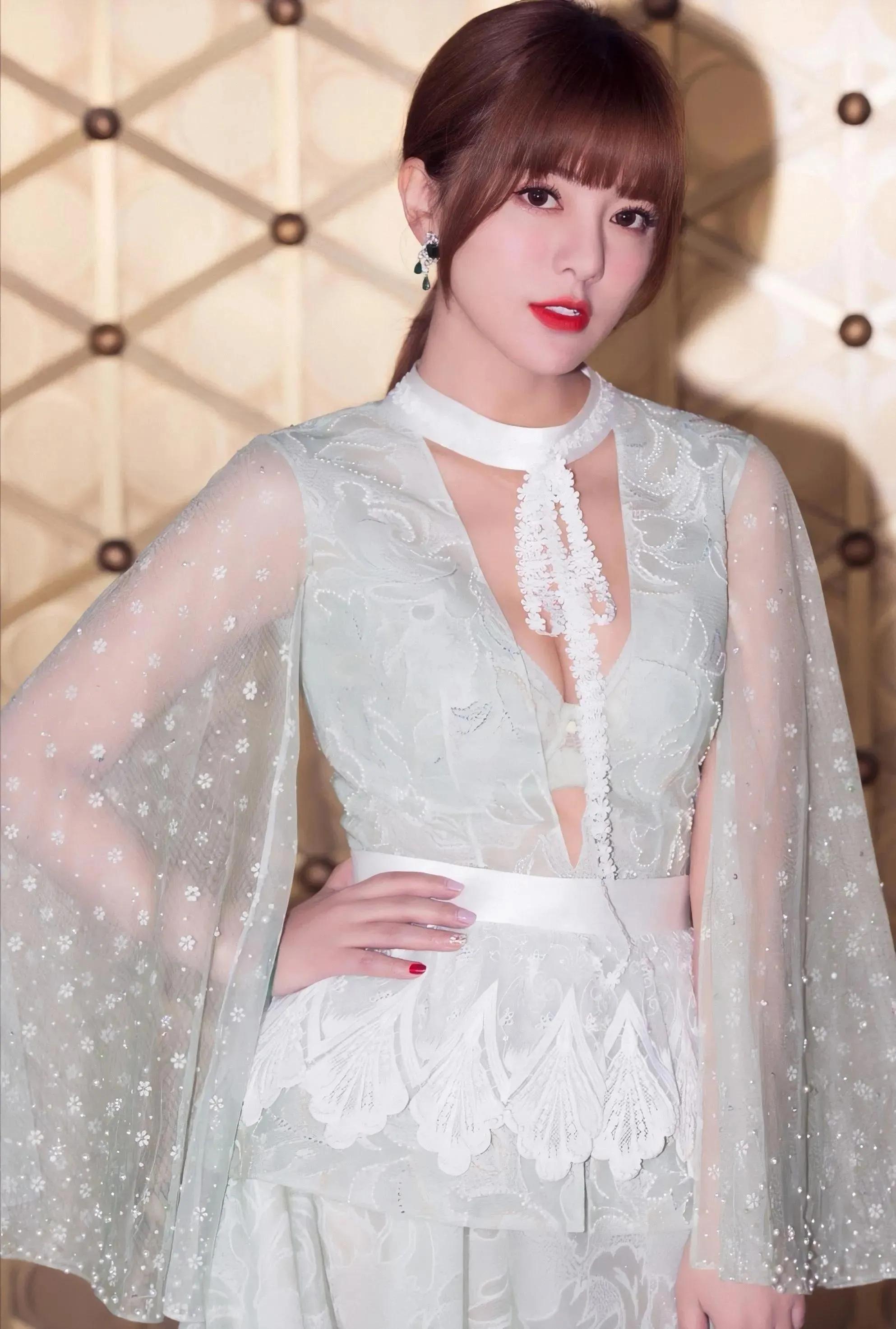 阿兰·达瓦卓玛青藏高原伴奏,阿兰达瓦卓玛月光