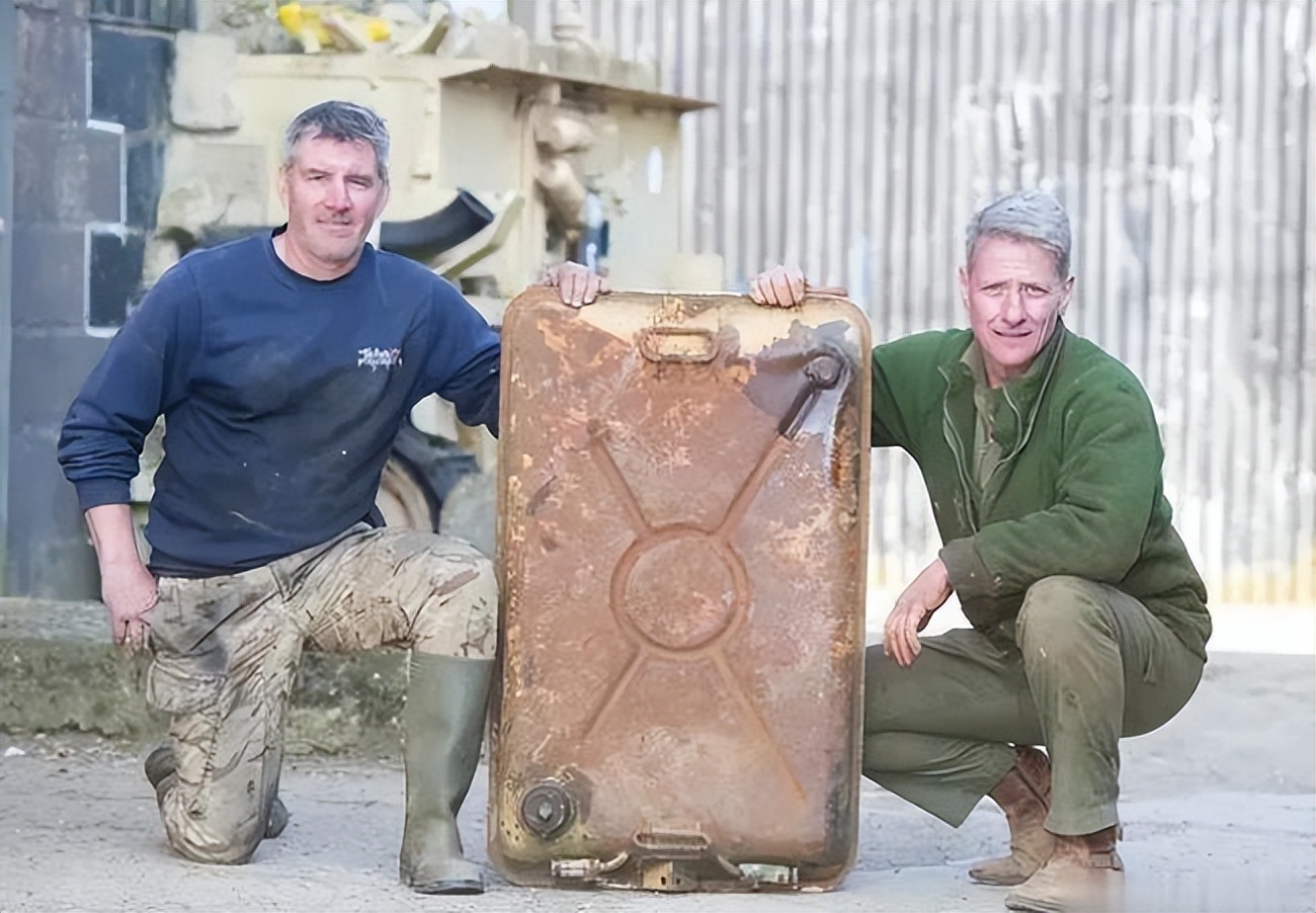 英国一名男子买了一辆坦克,英国男子花300镑