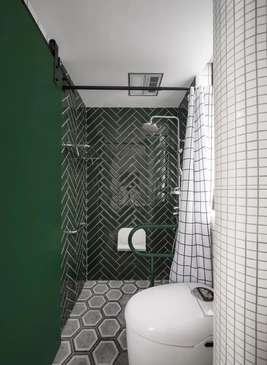 家里老人摔倒该怎么办,家里老人跌倒了买什么东西比较好