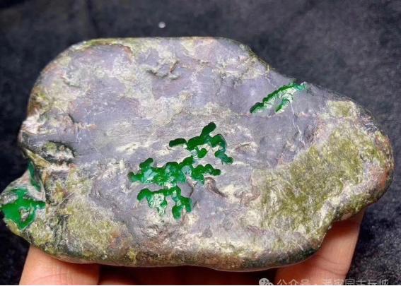 翡翠价格风云变幻，揭秘背后涨跌之谜