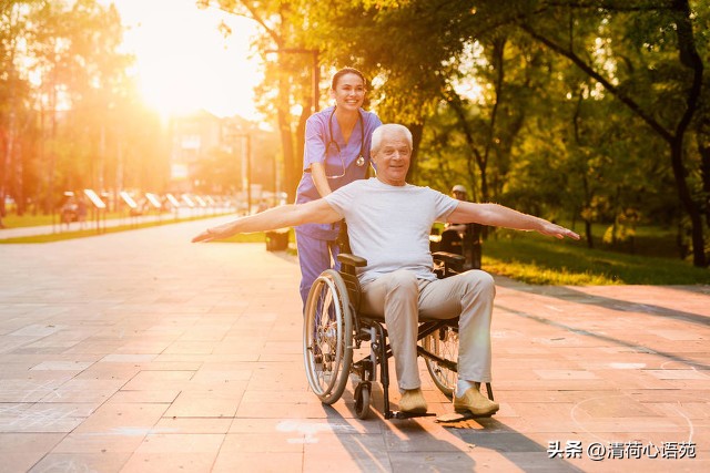 长期瘫痪在床的老人都什么情况,老人瘫痪在床无人照料