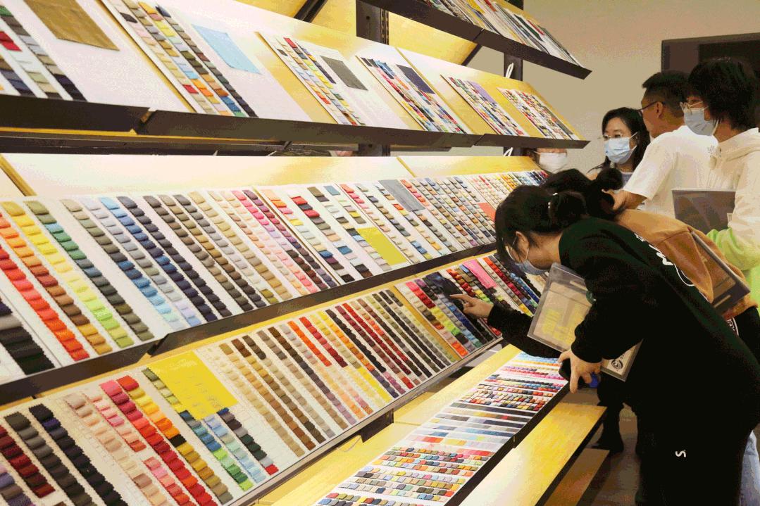 中国东方丝绸市场宜布网辽宁大连现货面料线下服务中心盛大开业