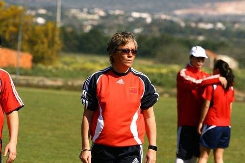 女足为什么没有男足受关注,女足应该感谢男足的默默奉献