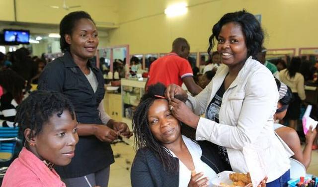 非洲人的辫子是怎么来的？网友：心中未解之谜终于解开了