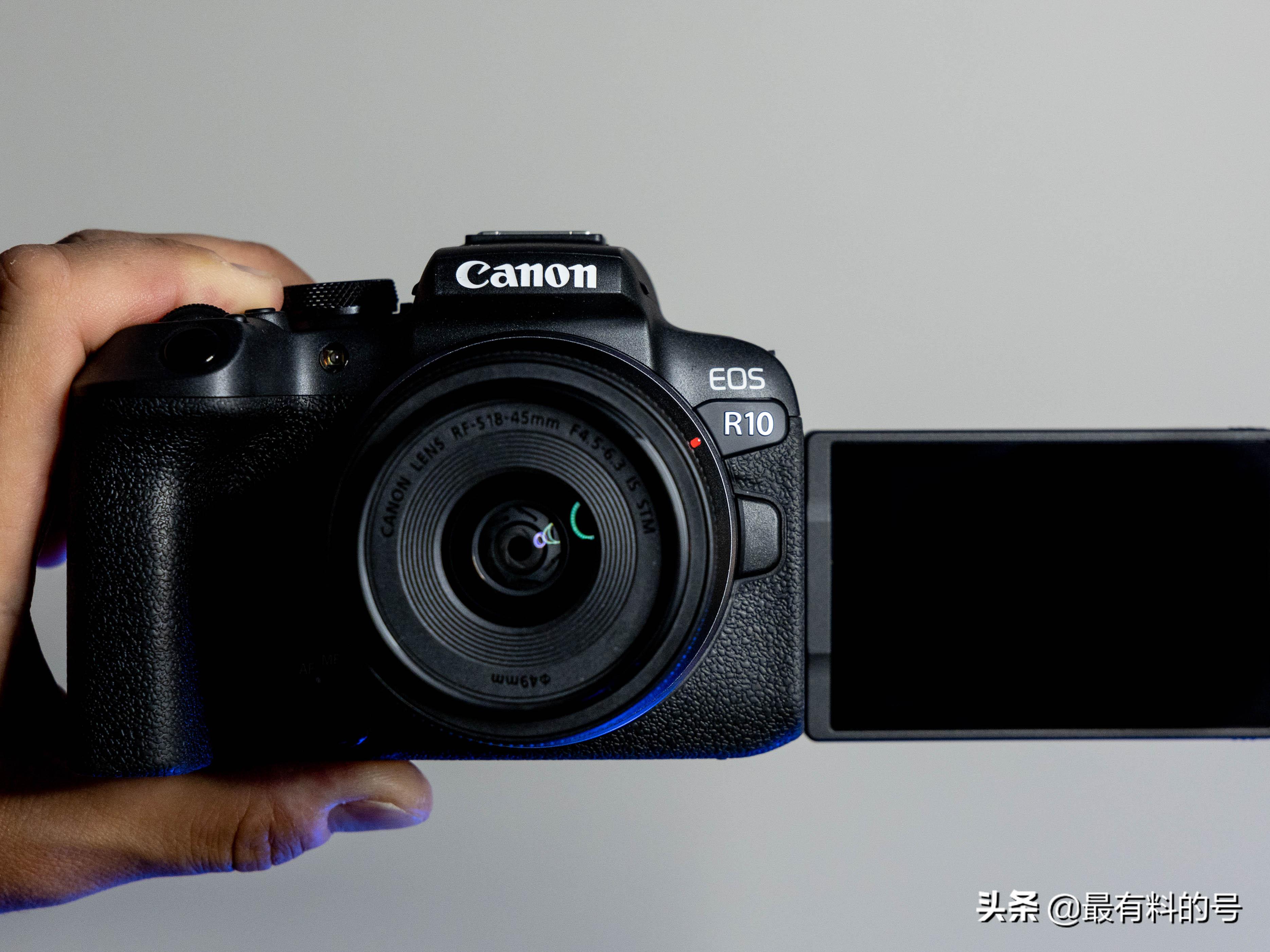 佳能r10和佳能r6一代哪个值得买,佳能微单r10和r7的最大区别