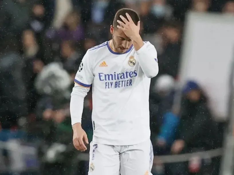 逗妹吐槽：阿扎尔再做手术！这是银河战舰的冒牌零件？