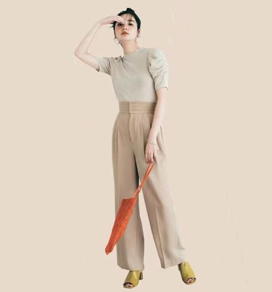 比米色优雅,比棕色显白,今夏的“裸肤色”凭什么火了?