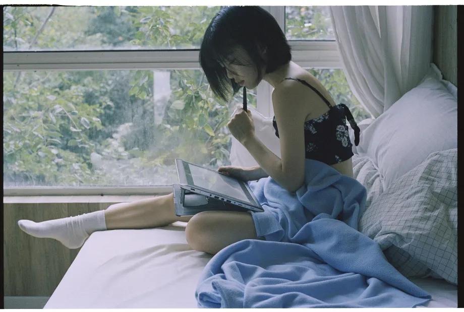 清新女大学生写真,青春活力大学生写真照片