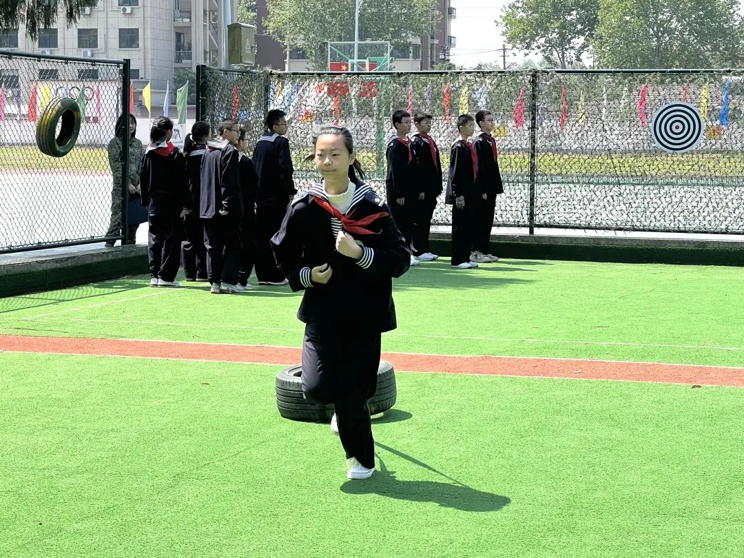 国防教育特色学校荣誉称号,获评国家国防教育示范校