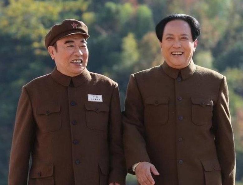 中国的战略方针为何是积极防御？听完毛主席解释，才知真高明