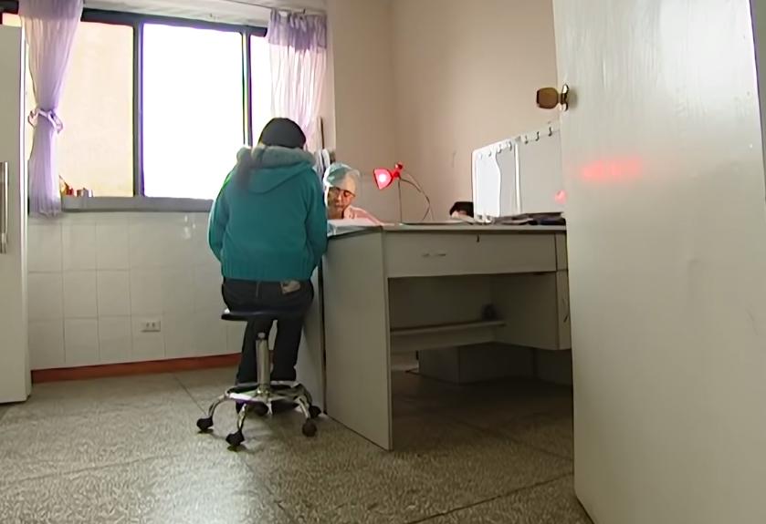 二十岁花季少女毁容手术,重庆15岁花季少女被毁容之后