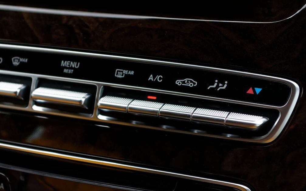 开车时,总有些人舍不得开空调,车载空调到底会增加多少油耗?