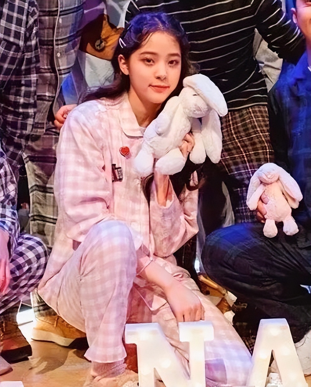 这只来自英国的兔子，简直让明星们爱惨了！