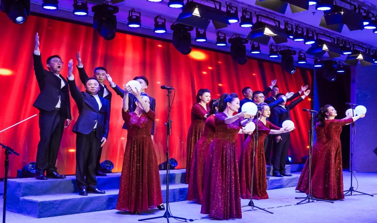 璐甸槼閾惰鑱屽伐姣旇禌,璐甸槼閾惰鐖介摱