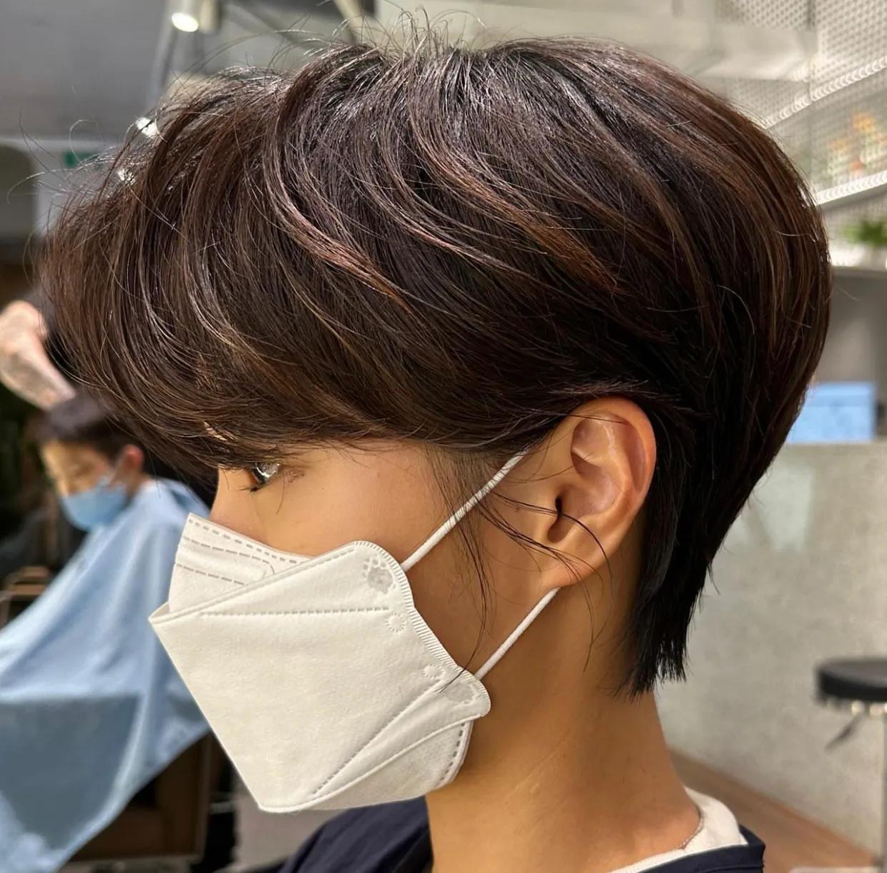 哪些好看又酷又适合女生的短发,流行又酷又帅的女生短发