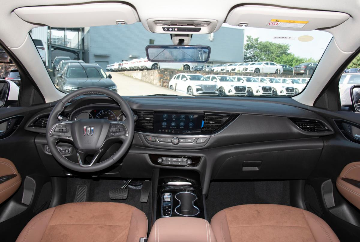 1.5t的别克新君威值不值得买,15万买新君威还是二手君越