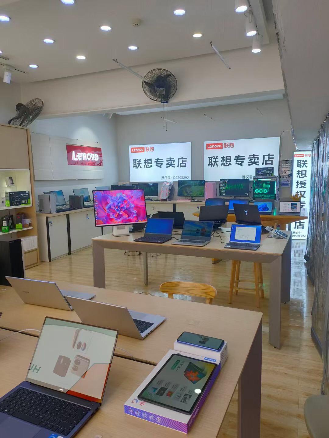 【故事二】在闲鱼买到货不对版的二手笔电如何举报卖家交易诈骗