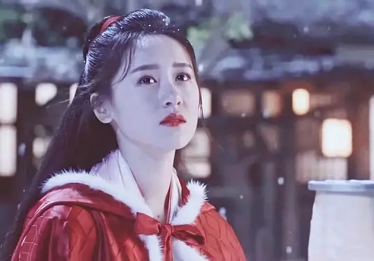 她被誉为神颜小花被李冰冰力捧,她曾被誉为娱乐圈校花